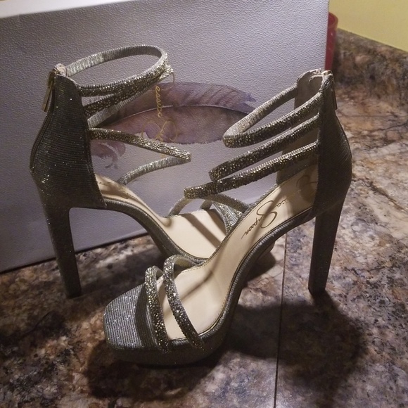 Shoes - Picture 4 of 4